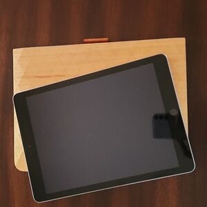 Apple iPad model A1822 5th generation